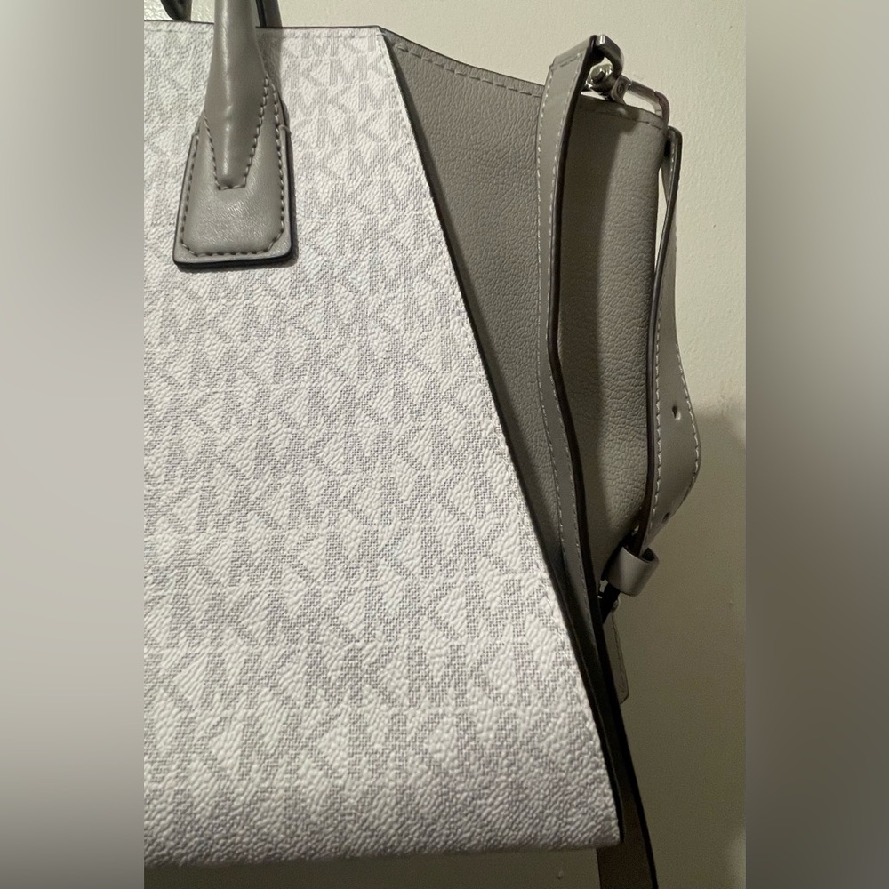 Michael Kors Gray and White Satchel - Picture 4 of 14